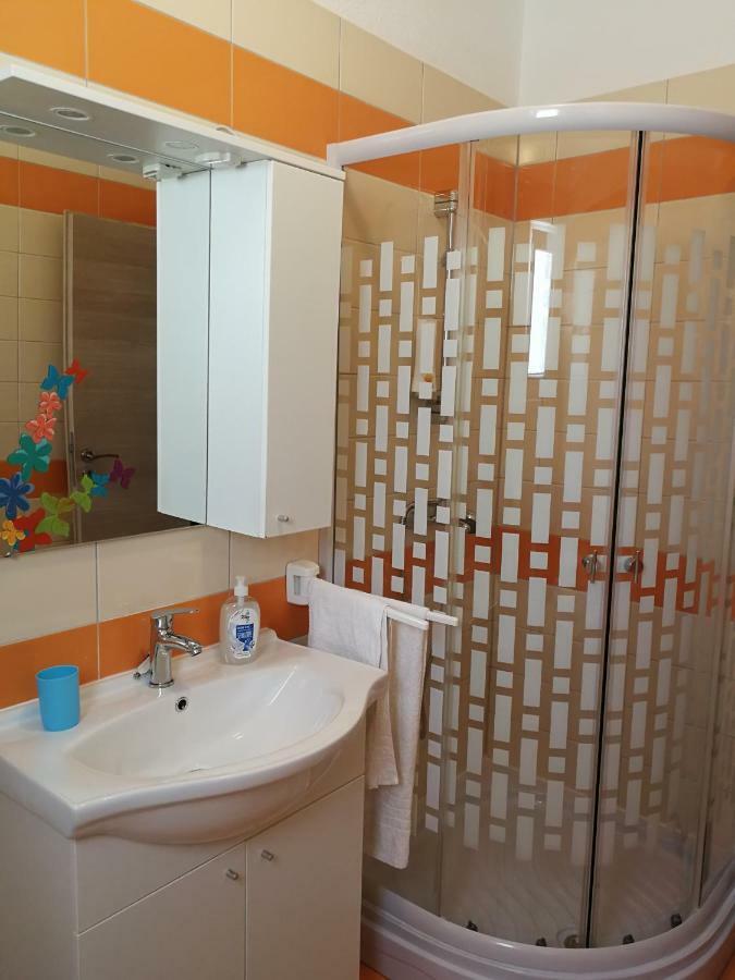 Apartments N&M Sukošan Eksteriør bilde