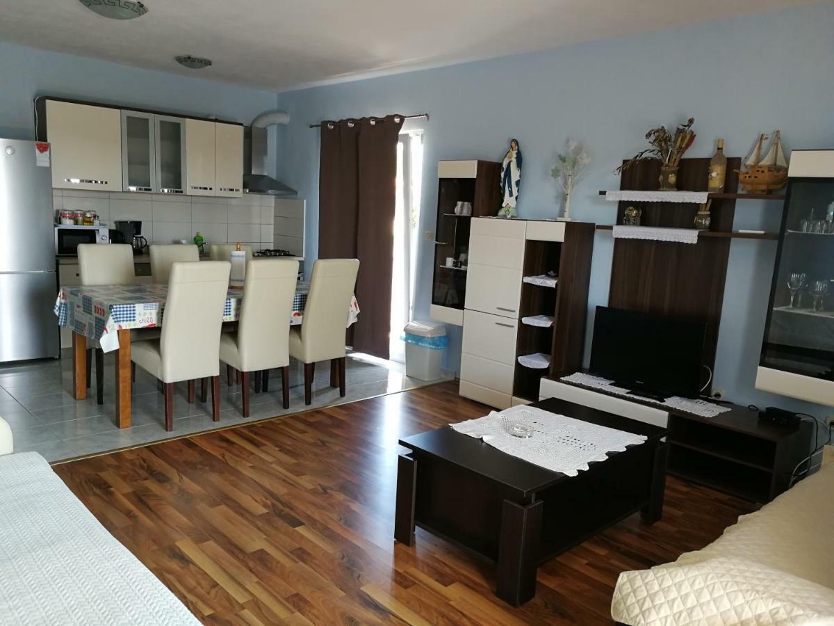 Apartments N&M Sukošan Eksteriør bilde